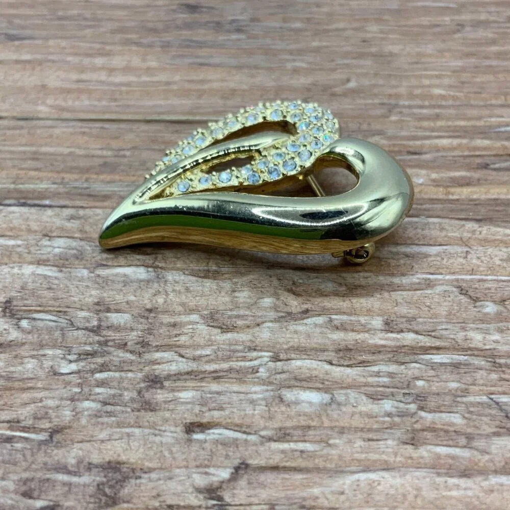 Napier Vintage Rhinestone Gold Tone Heart Brooch